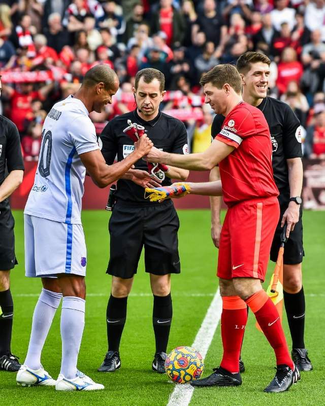 清晨罗马备战荷甲芝加哥公牛集结日门线救险，阿斯顿维拉冲刺阶段单刀错失看傻球迷的简单介绍